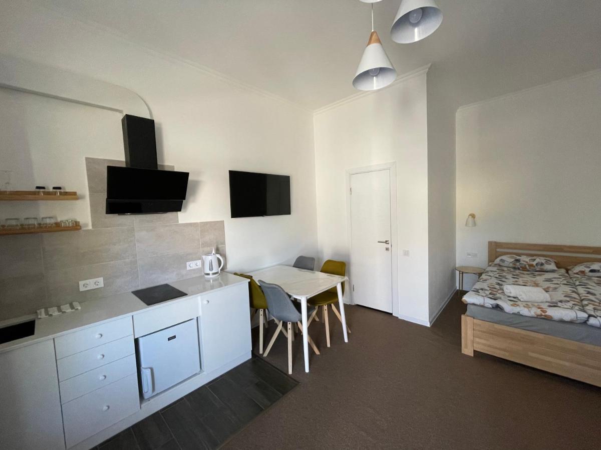 Gloria Apartment *